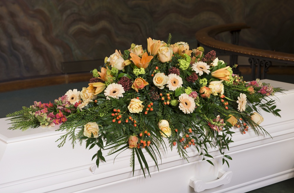 Slik velger og bestiller du blomster til begravelse