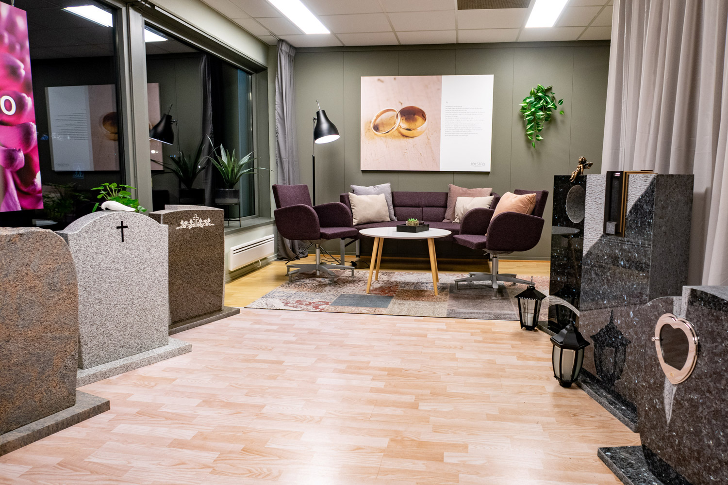 Innsidene av lokalet i Asker