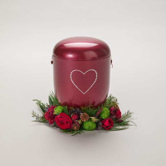 Nr. 50A Urnedekorasjon, krans av røde blomster
