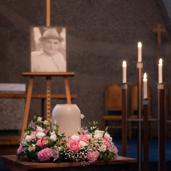 Begravelse med urneseremoni
